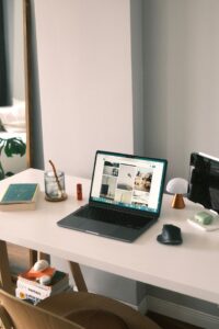 Read more about the article How to evaluate technology news: a practical guide to sources, AI claims and images